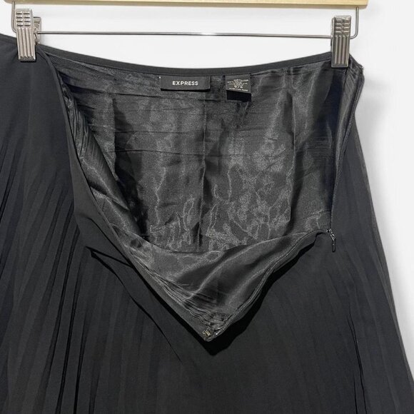 Express pleated black chiffon skirt Size 5 / 6 - Picture 4 of 5